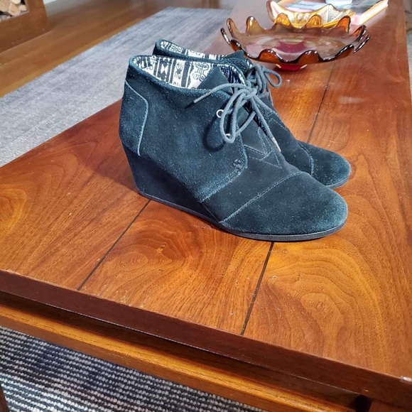 Toms Desert Wedge Black Suede Ankle Booties Lace Up Size 9 - Picture 4 of 9